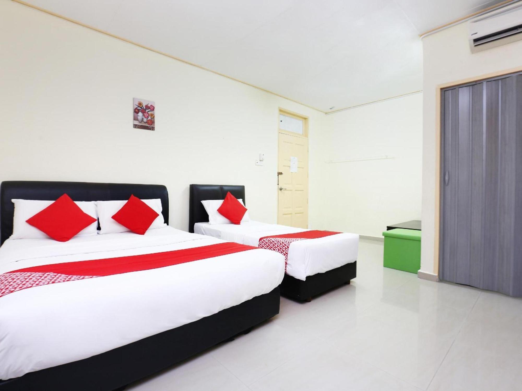 OYO 89640 Hotel Pelangi Marang Bagian luar foto