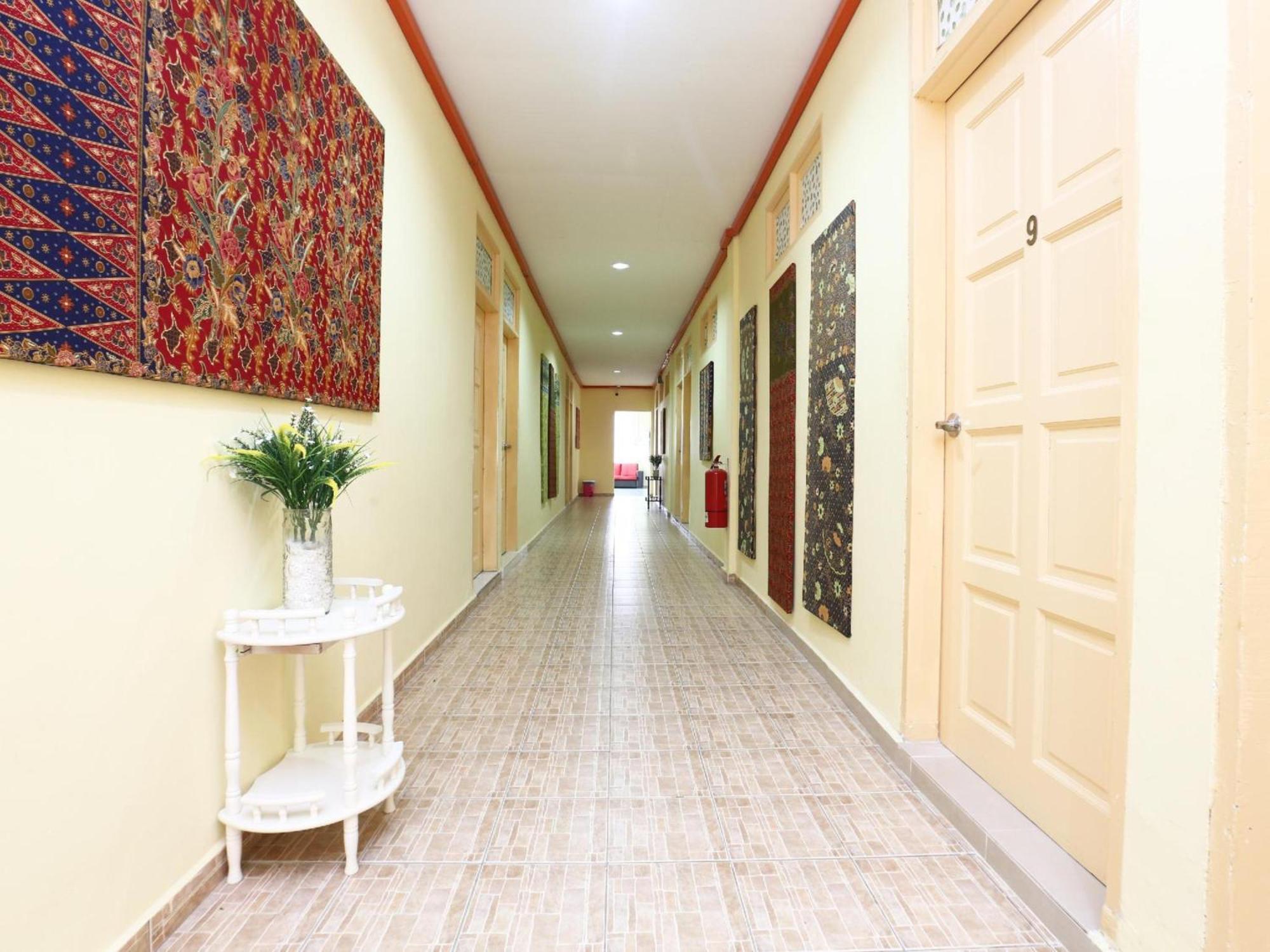 OYO 89640 Hotel Pelangi Marang Bagian luar foto