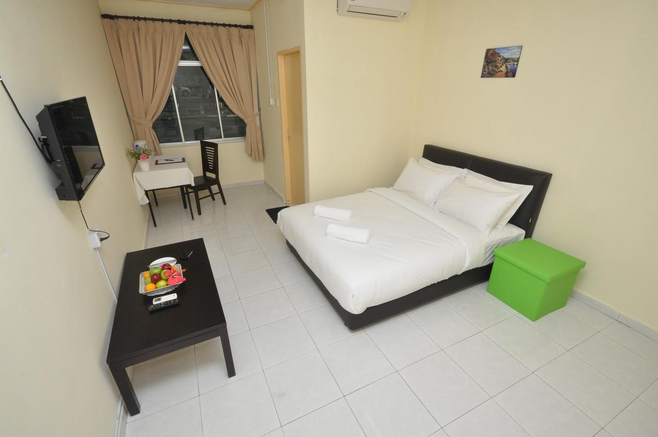 OYO 89640 Hotel Pelangi Marang Bagian luar foto