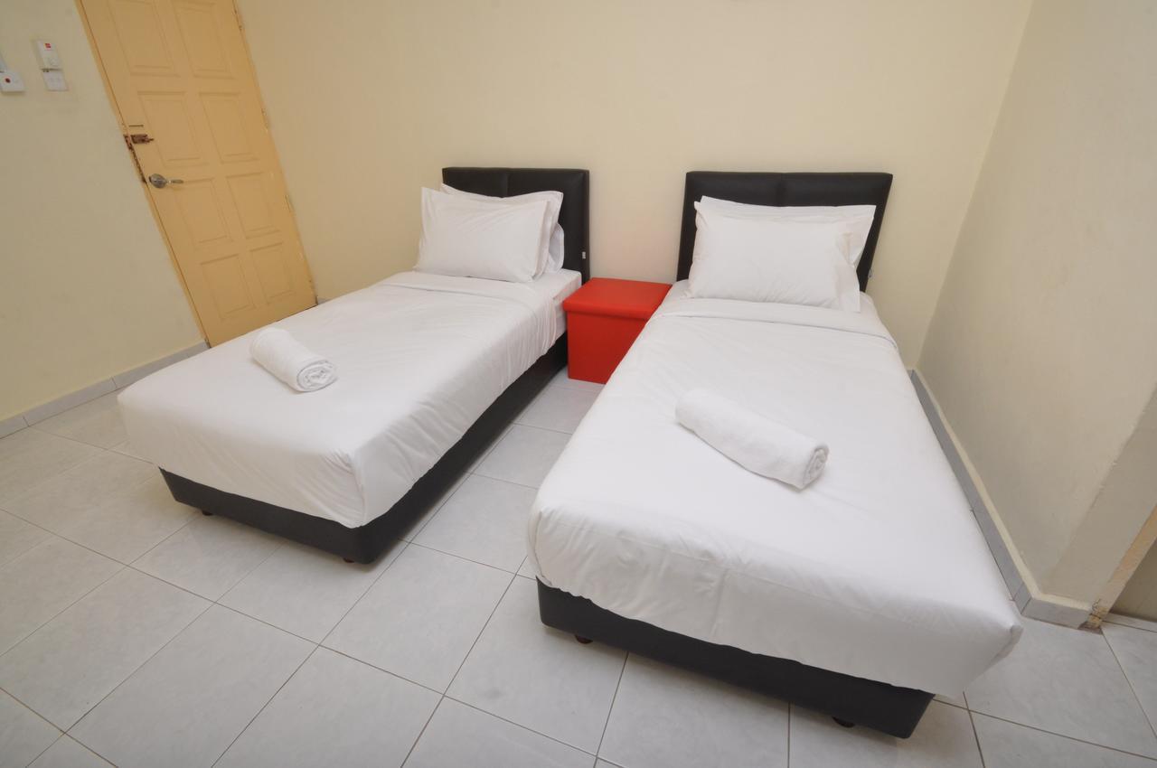 OYO 89640 Hotel Pelangi Marang Bagian luar foto