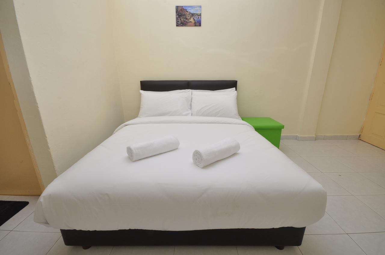 OYO 89640 Hotel Pelangi Marang Bagian luar foto