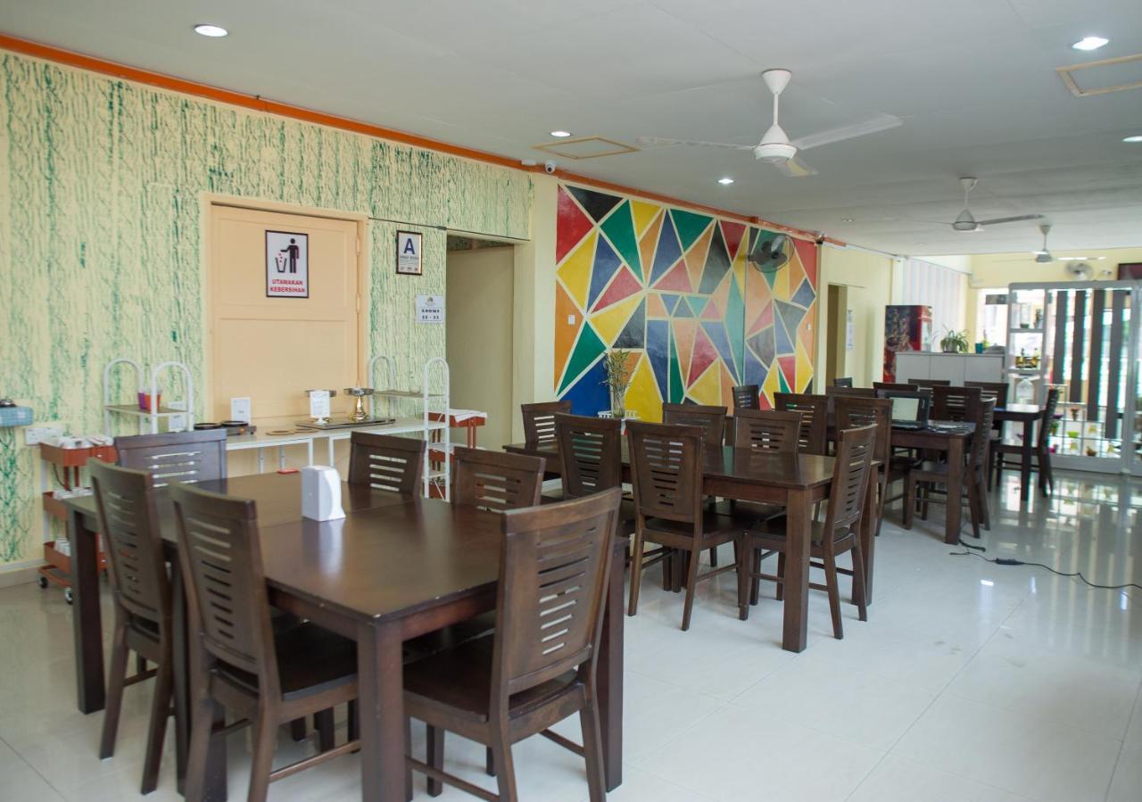 OYO 89640 Hotel Pelangi Marang Bagian luar foto